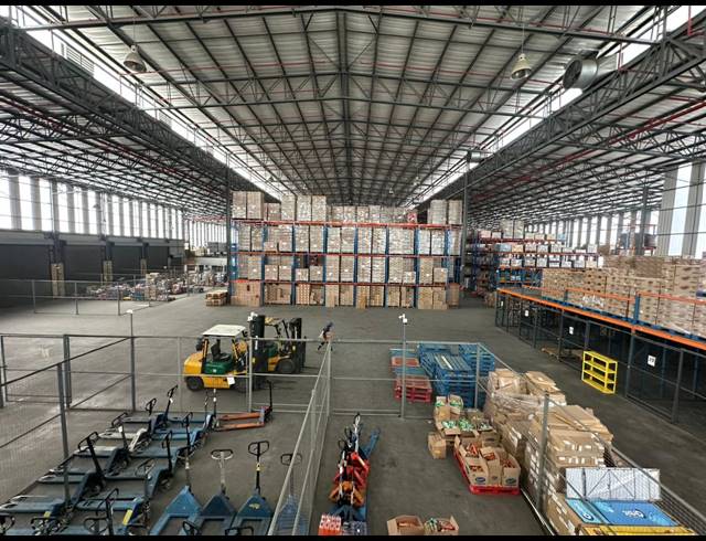 7,625M² WAREHOUSE TO LET IN NORTH RIDING